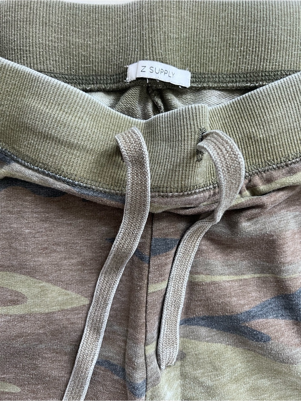 Z Supply Lightweight Distressed Camo Jogger Pants Drawstring Waist Size S - Picture 2 of 4